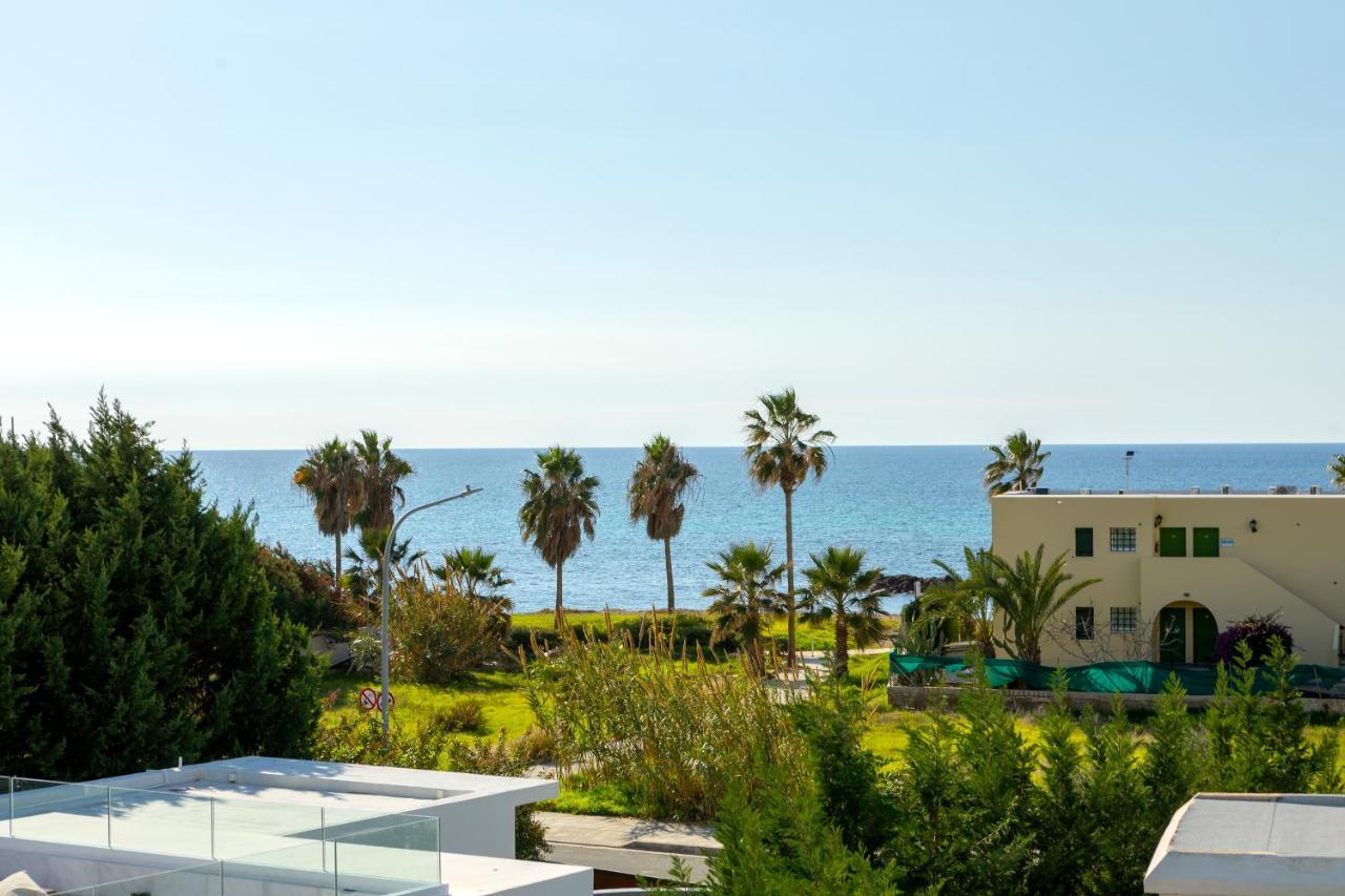 Villa Laurus 6, Walking Distance To The Beach Paphos Bagian luar foto