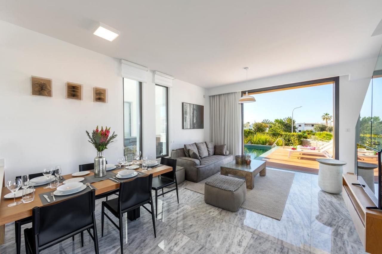 Villa Laurus 6, Walking Distance To The Beach Paphos Bagian luar foto